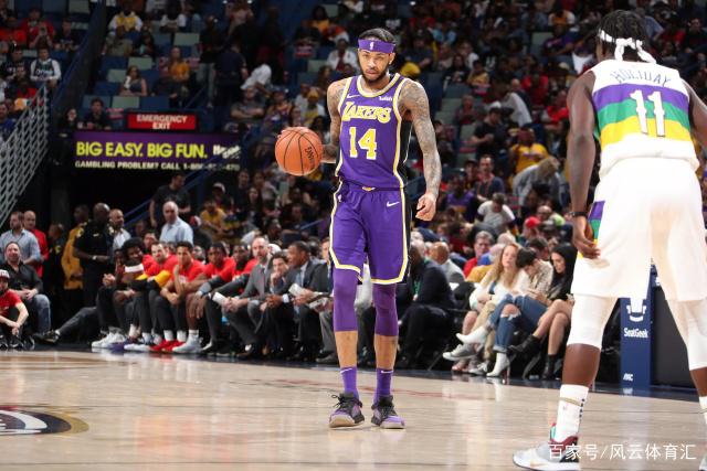 赛场上备受 赛场上备受