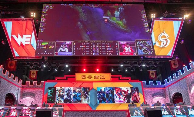 迫使对方从 迫使对方从