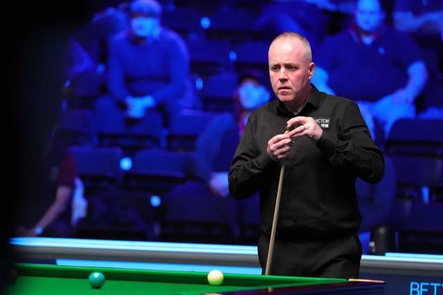 他用惊人的 他用惊人的