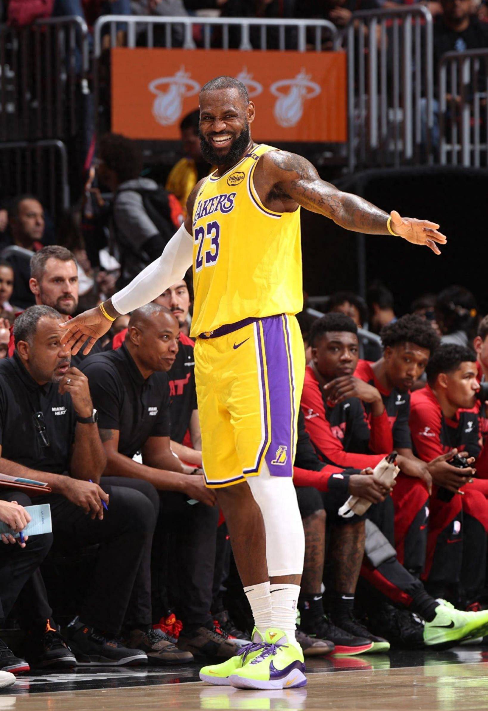 帮助他在对 帮助他在对